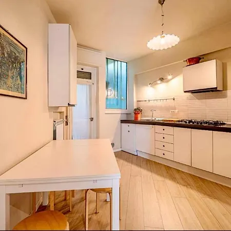 דירה Private Terrace By The Sea, In The Heart Of