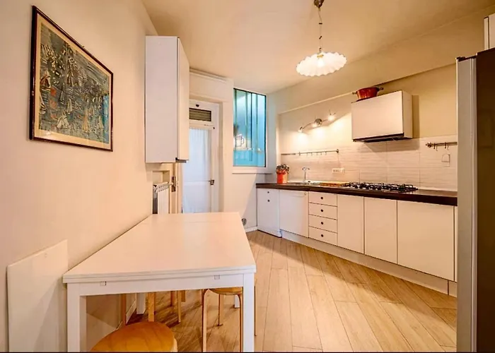 Διαμέρισμα Private Terrace By The Sea, In The Heart Of
